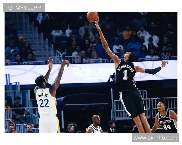 文班亚马场均20分10篮板3盖帽表现抢眼新秀之争已无悬念 文班亚马场均20分10篮板3盖帽表现抢眼新秀之争已无悬念