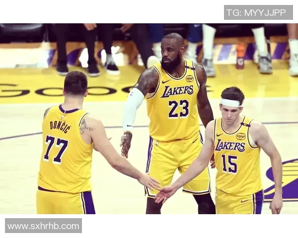 湖人对决热火68精彩回顾与赛后分析，谁能在季后赛中笑到最后