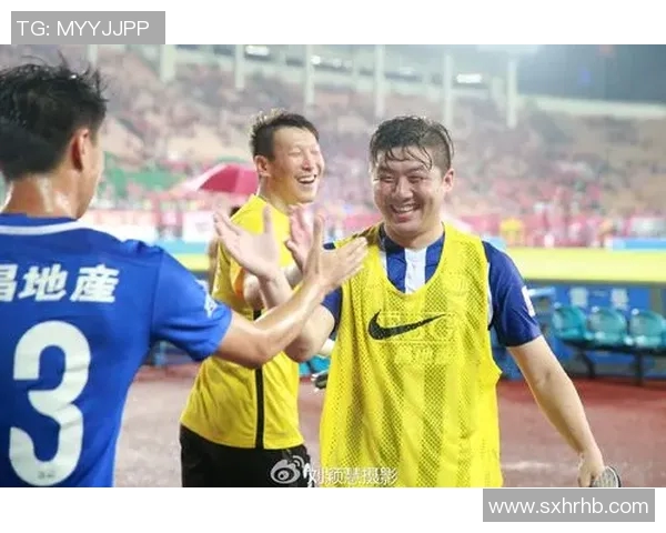 国安与广州恒大激战正酣直播盛况尽在眼前尽享精彩赛事时刻 国安与广州恒大激战正酣直播盛况尽在眼前尽享精彩赛事时刻