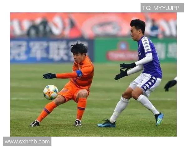 国安鲁能激战回顾比赛精彩瞬间与争议判罚分析