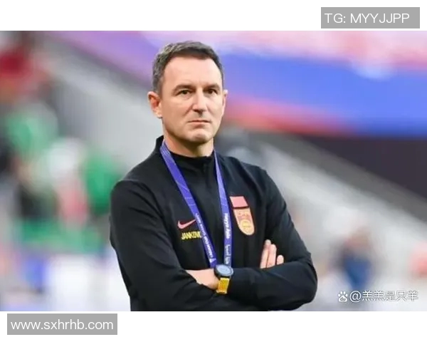 国足需勇于吃苦施密特执教强化逼抢压迫战术